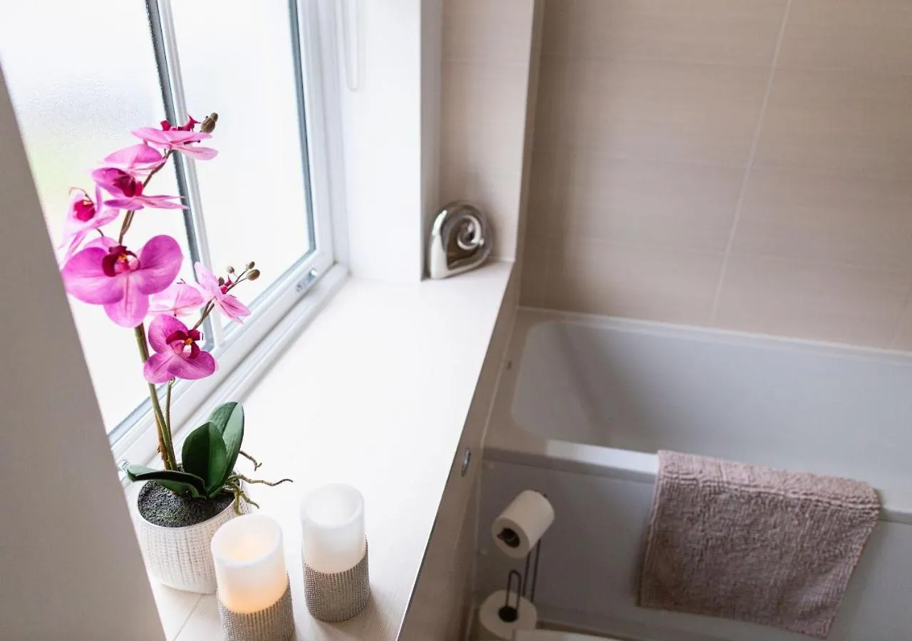 Holiday home Stunning 2 Bed With Private Patio And Free Parking Villa Cheltenham United Kingdom